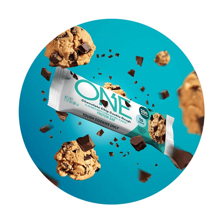 one bars chocolate chip cookie dough flavored protein bar surrounded by flavor cues